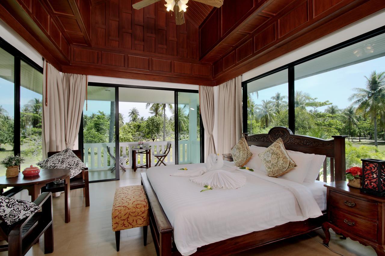 Racha Island Курортный комплекс